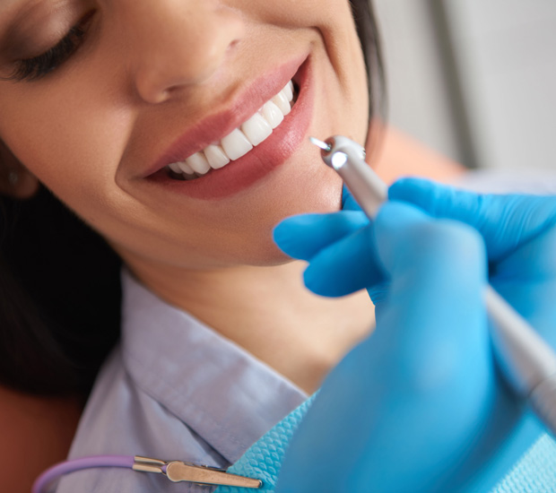 Newport Beach How an Endodontist Saves Teeth